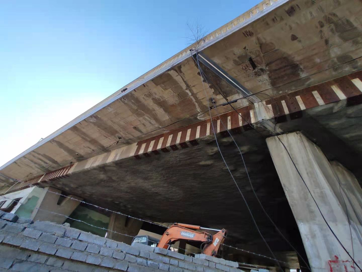 西塞山桥梁粘钢加固的四大特性
